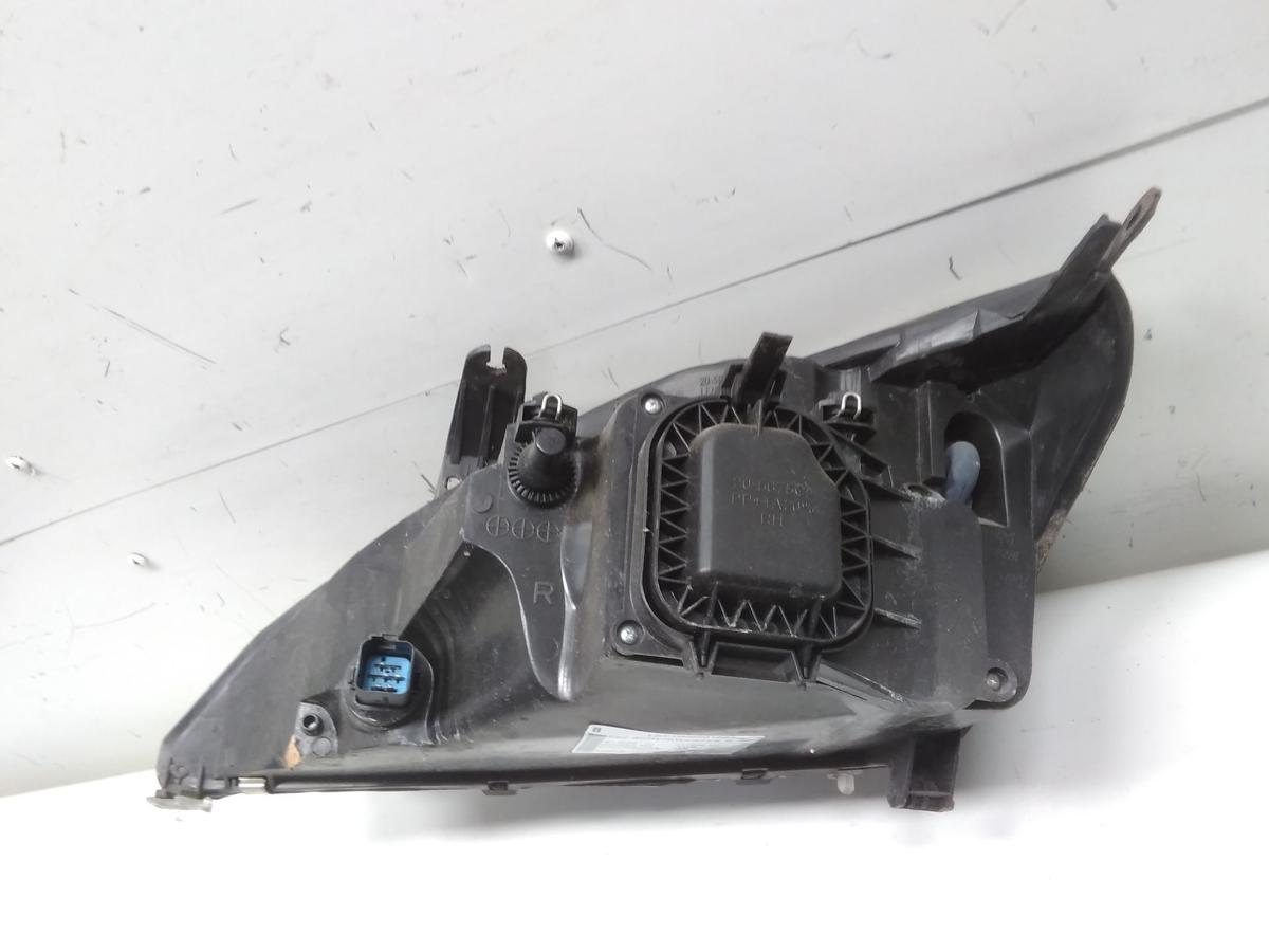 Ford Focus 1 Scheinwerfer vorn rechts Halogen mit LWR BJ2000