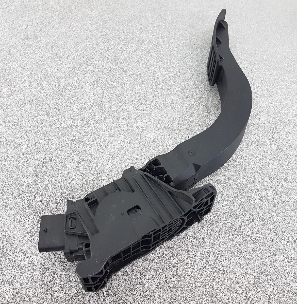 Tesla Model Y Gaspedal Gaspedalsensor Bj2022 762321156534