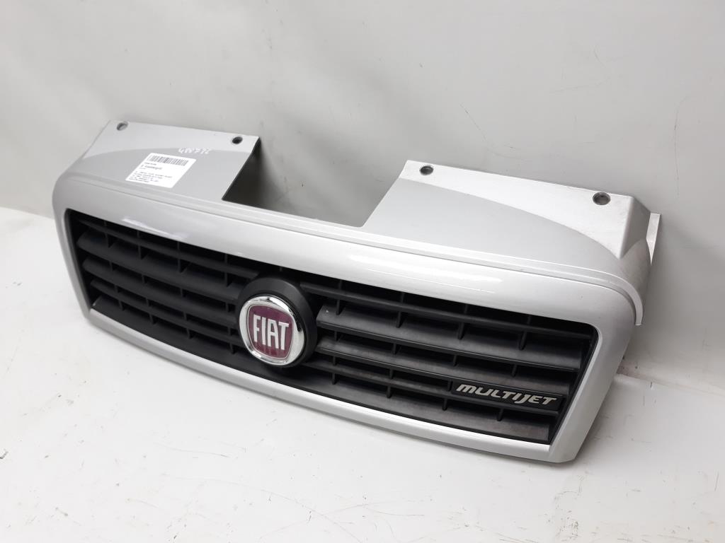 Fiat Doblo 735395576 Grill Kühlergrill original BJ2009 Facelift ab 2005