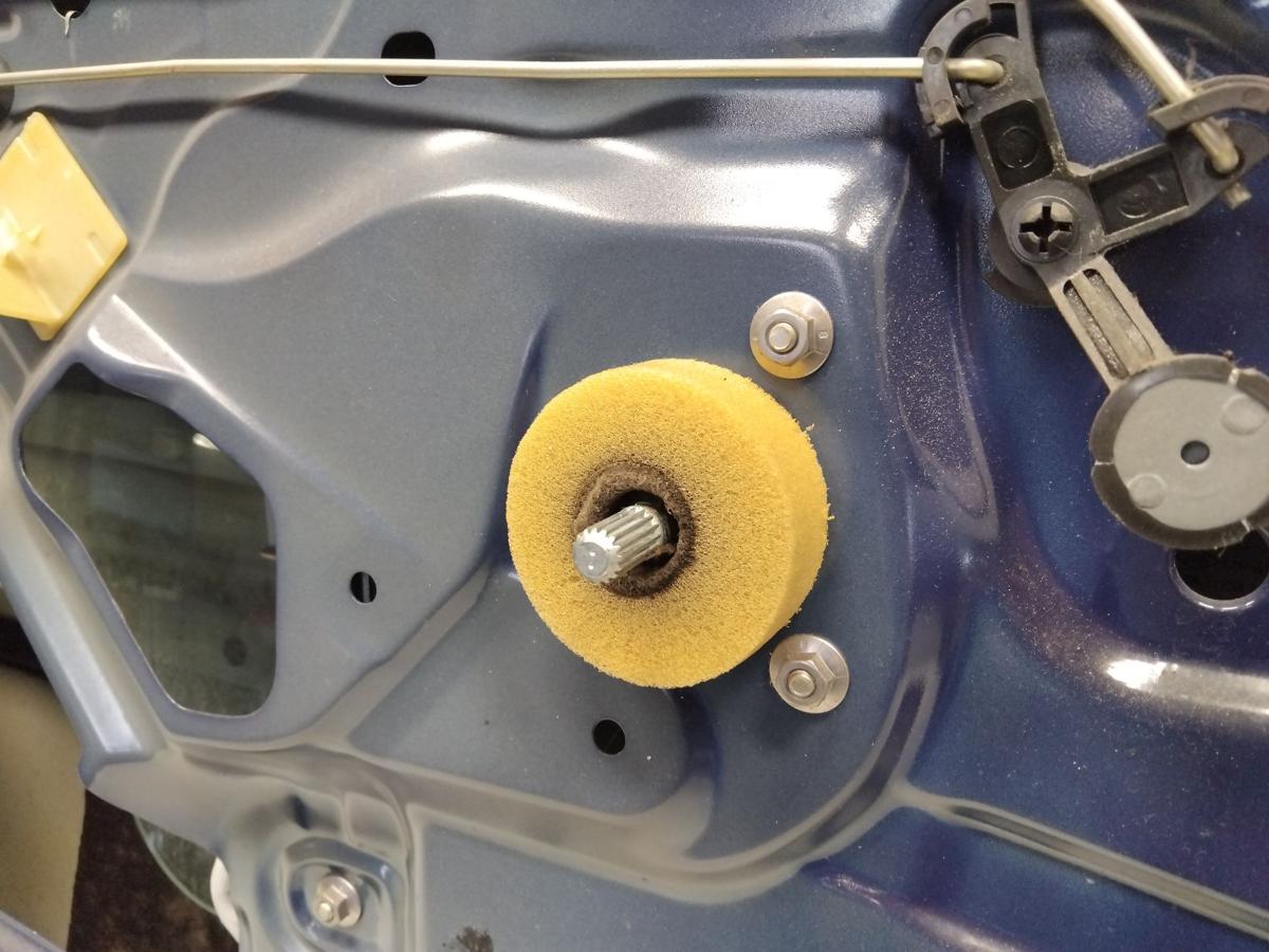 Dacia Logan Kombi original T&uuml;r hinten links OV61H Marine Blau BJ2008