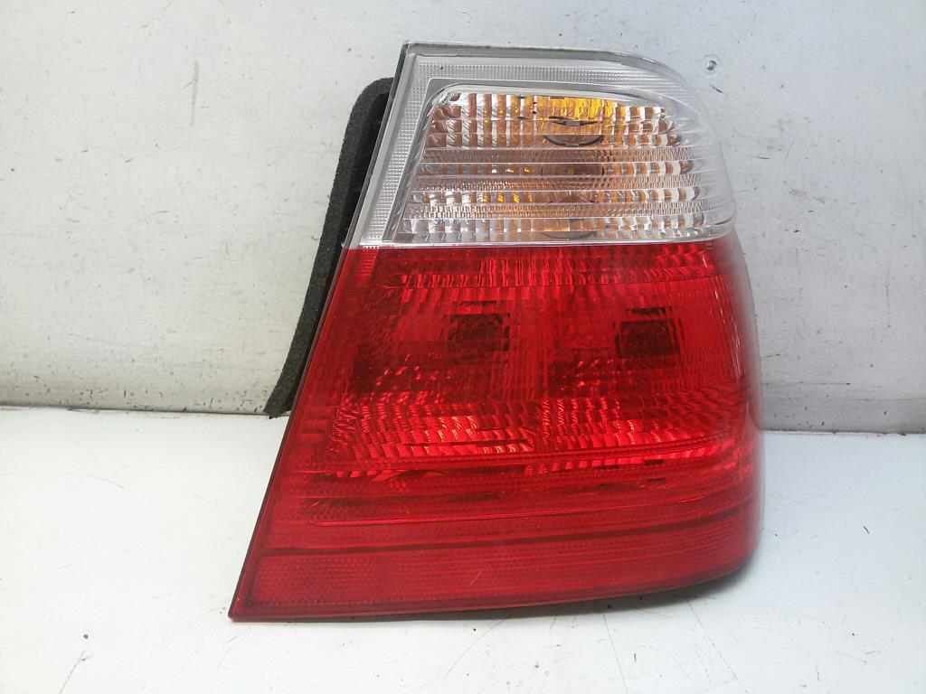 BMW 3er E46 Limousine Rückleuchte rechts außen rot weiss VORFACELIFT 8383822