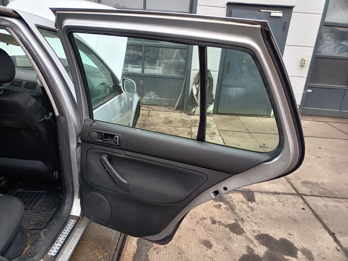 VW Golf IV original T&uuml;r hinten rechts LA7W Reflexsilber Baujahr 2002