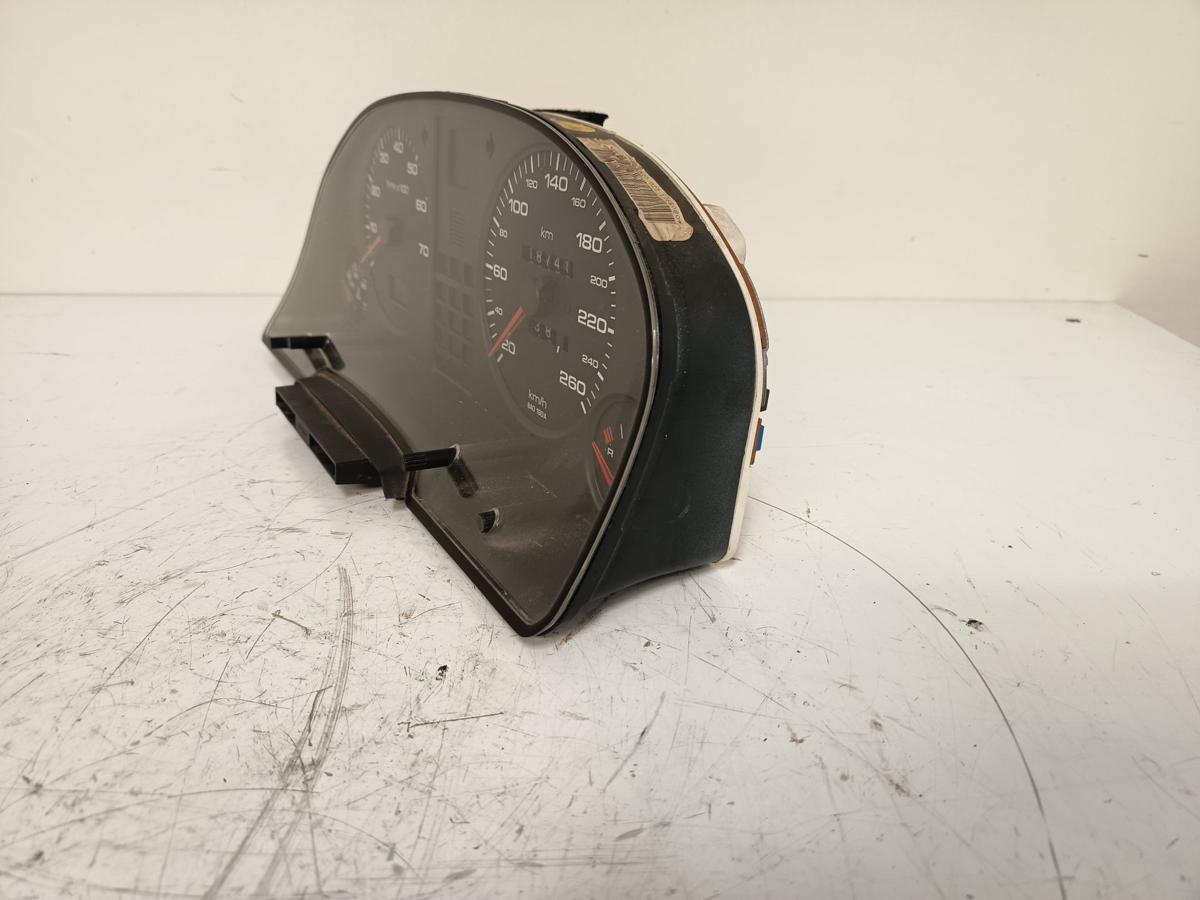 Audi A80 Cabrio orig Kombiinstrument Tacho 2,3L98KW Benzin Bj 1991