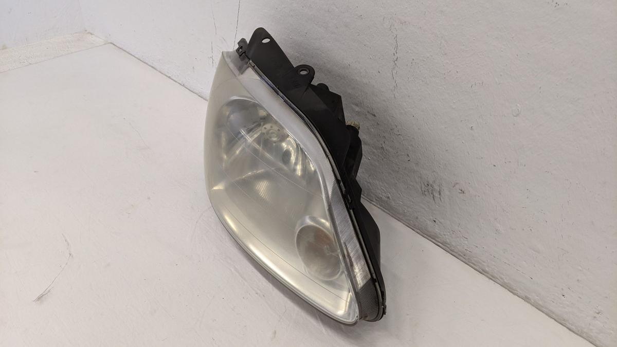 Scheinwerfer Lampe Hauptscheinwerfer rechts Arteb VW Fox 5Z Text lesen