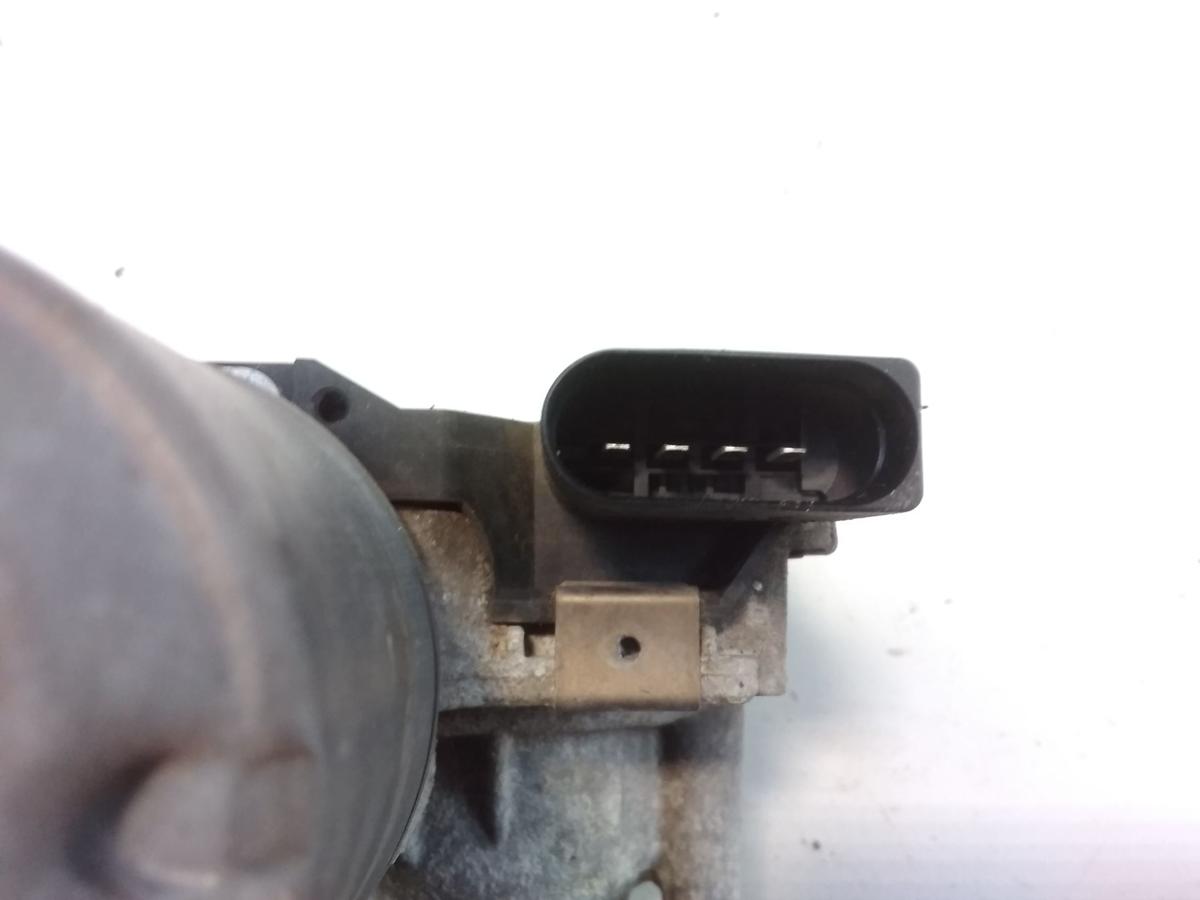 Ford Focus 3 Facelift original Wischermotor vorn links Bj.2015