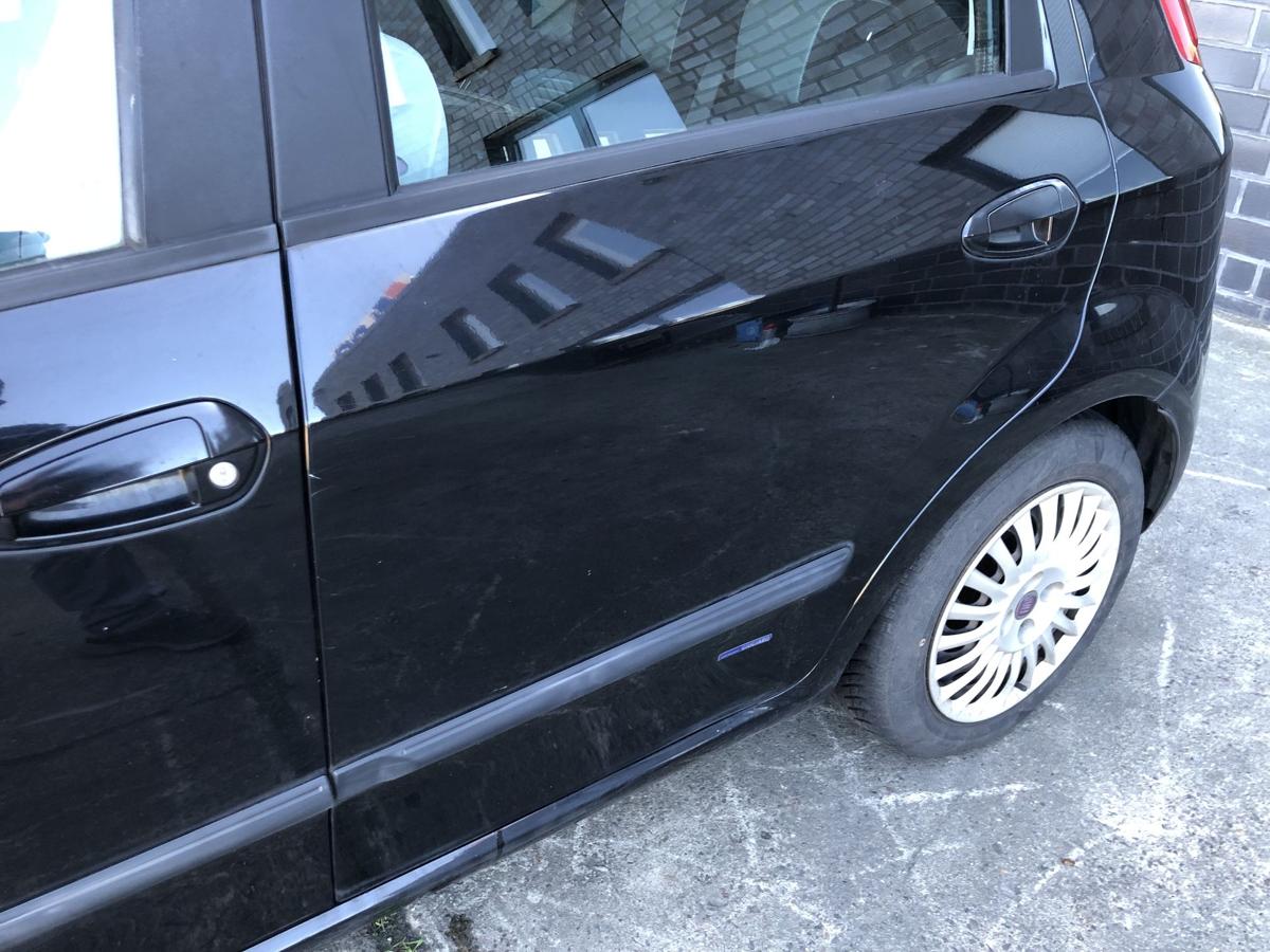Fiat Grande Punto 199 T&uuml;r hinten links Fondt&uuml;r im Rohbau 891 Nero Provocatore