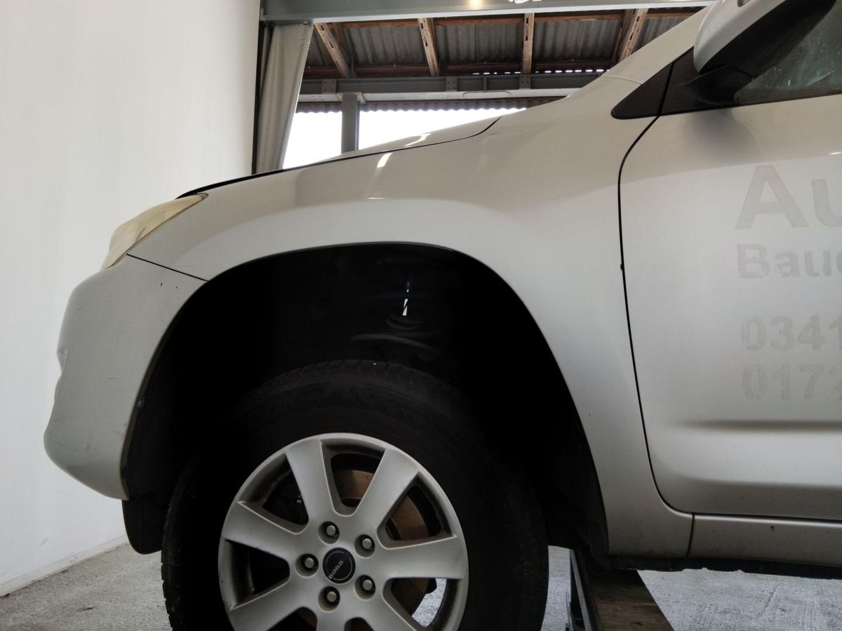 Toyota Rav4 3 original Kotflügel vorn links classic silbermetallic 1F7 BJ2010