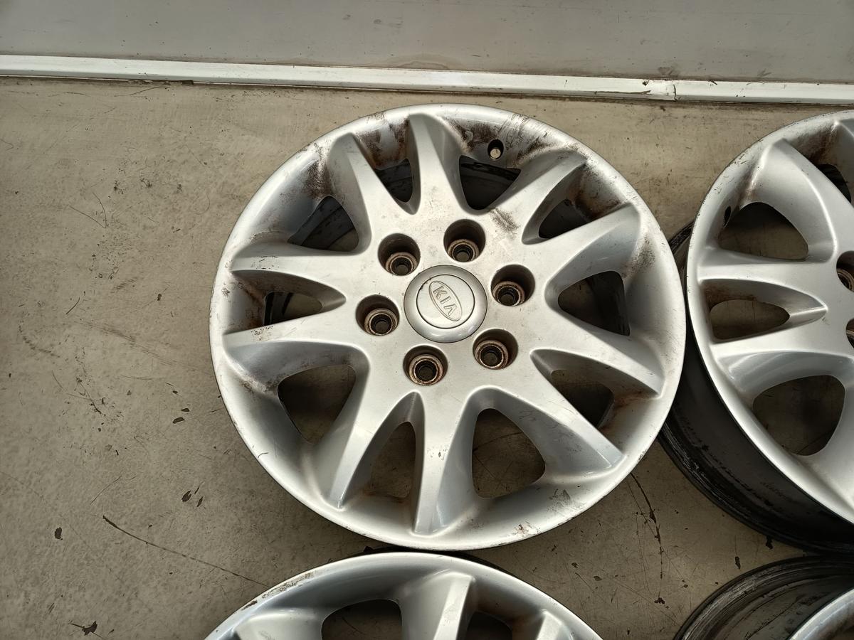 Kia Carnival III original Satz Alufelgen 6,5x17 ET46 529104D250 Bj 2006