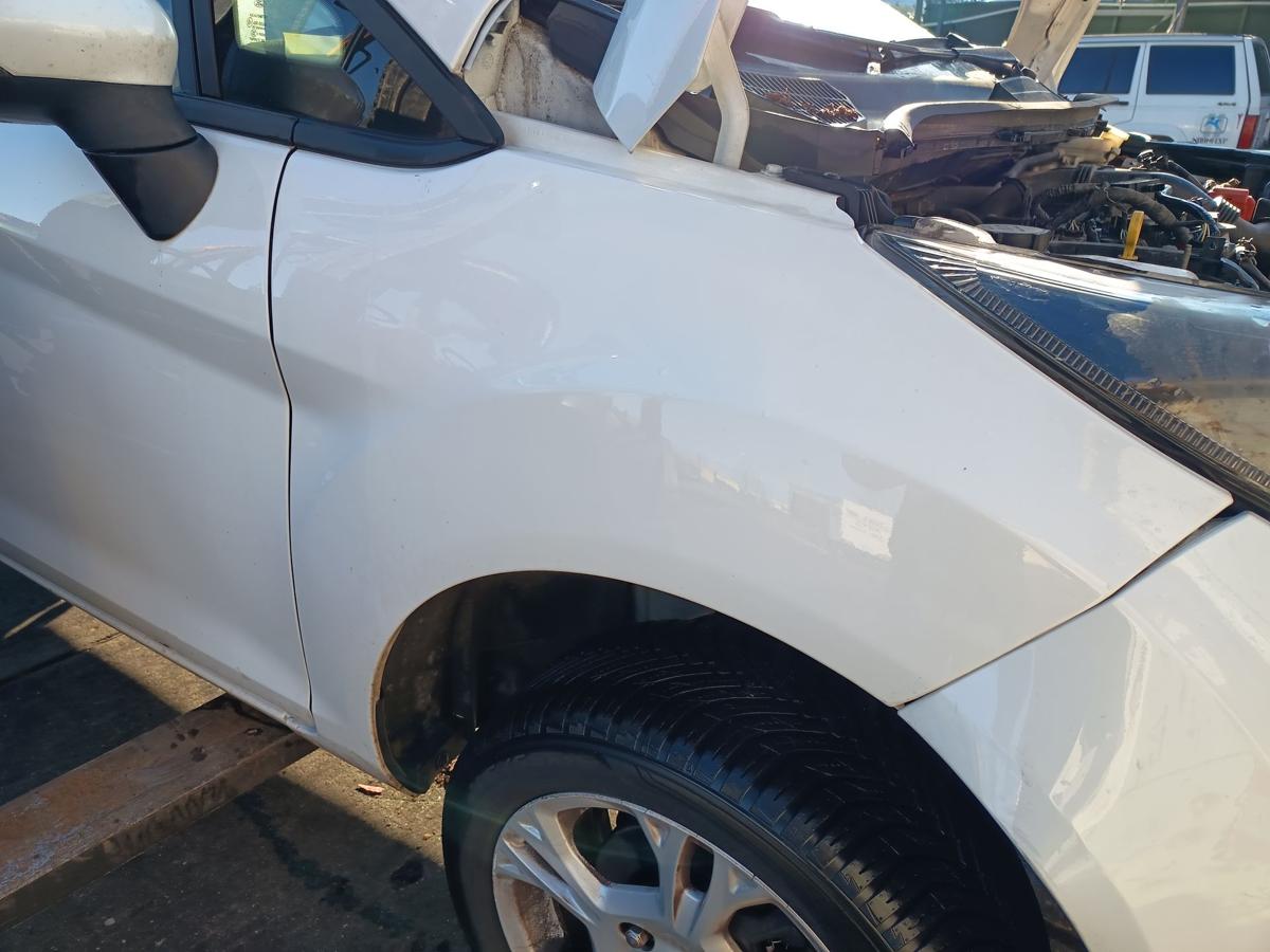 Ford Fiesta VI CCN JA8 orig Kotfl&uuml;gel rechts Frost-Wei&szlig; Bj 2013