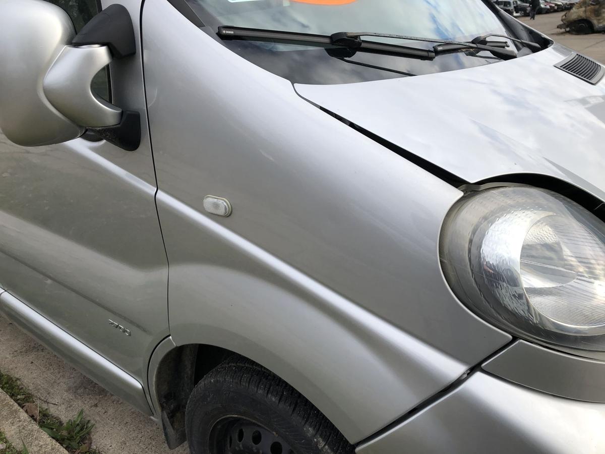 Kotflügel vorn rechts Fender 82U Starsilber M2 Opel Vivaro X83