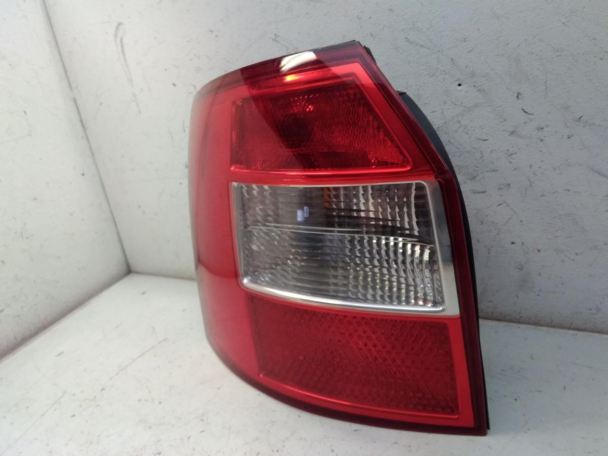 Audi A4 B6 8E Avant R&uuml;ckleuchte Heckleuchte links Kombi BJ2002 Depo