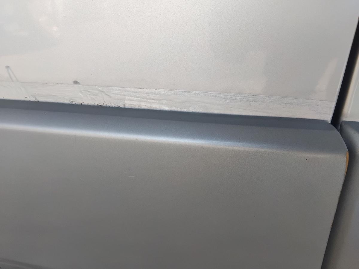 Mercedes Benz 190 W201 T&uuml;r vorn links Fahrert&uuml;r BJ1991 Mopf 744 brillantsilbermetallic