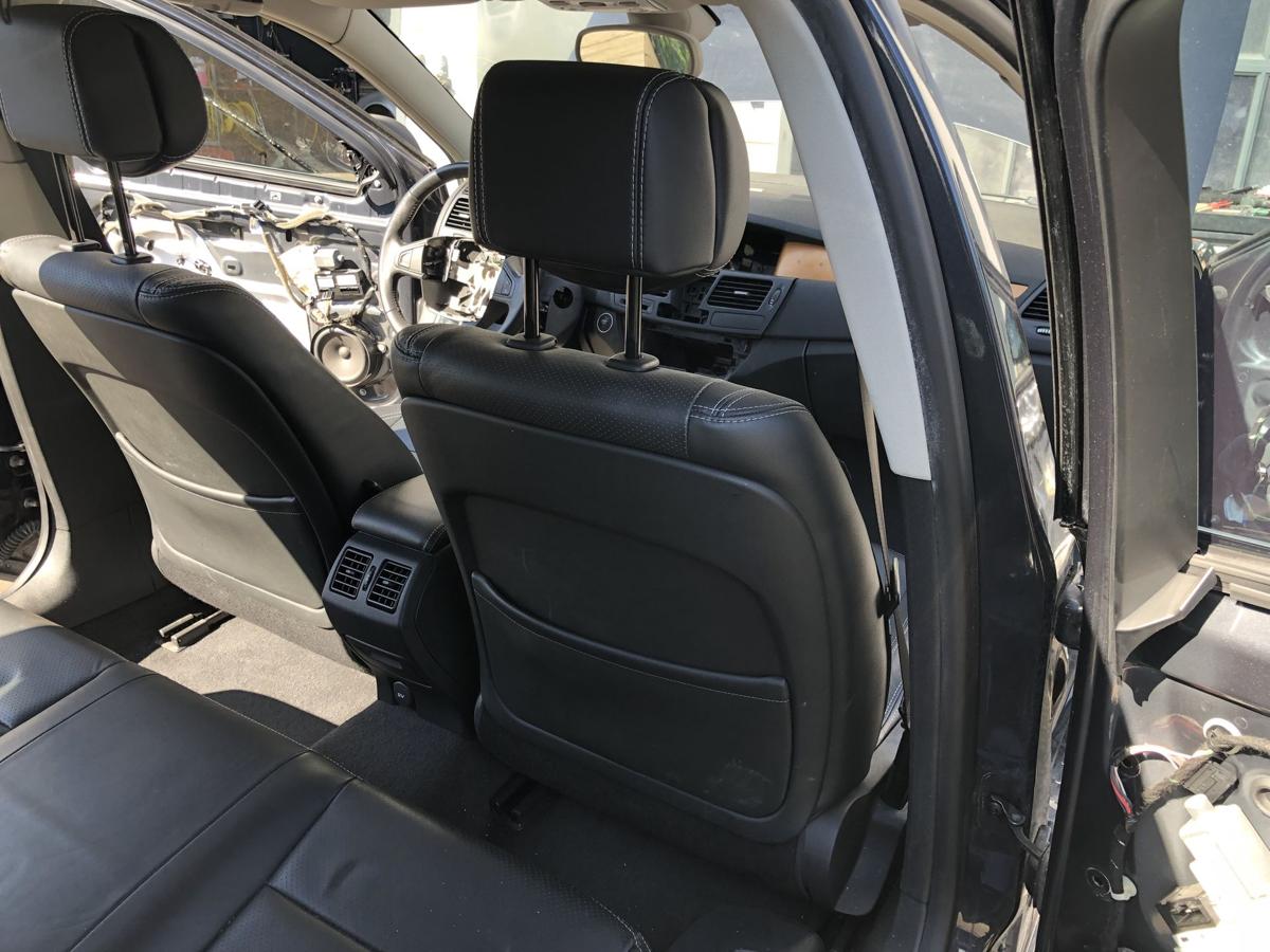 Renault Laguna III original Beifahrerseitz vorn rechts Leder schwarz Bj 2010