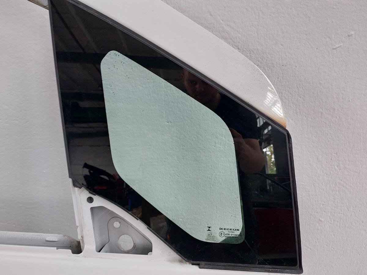 Mercedes Citan W420 Tür vorn rechts Beifahrertür im Rohbau leichter Brandschaden