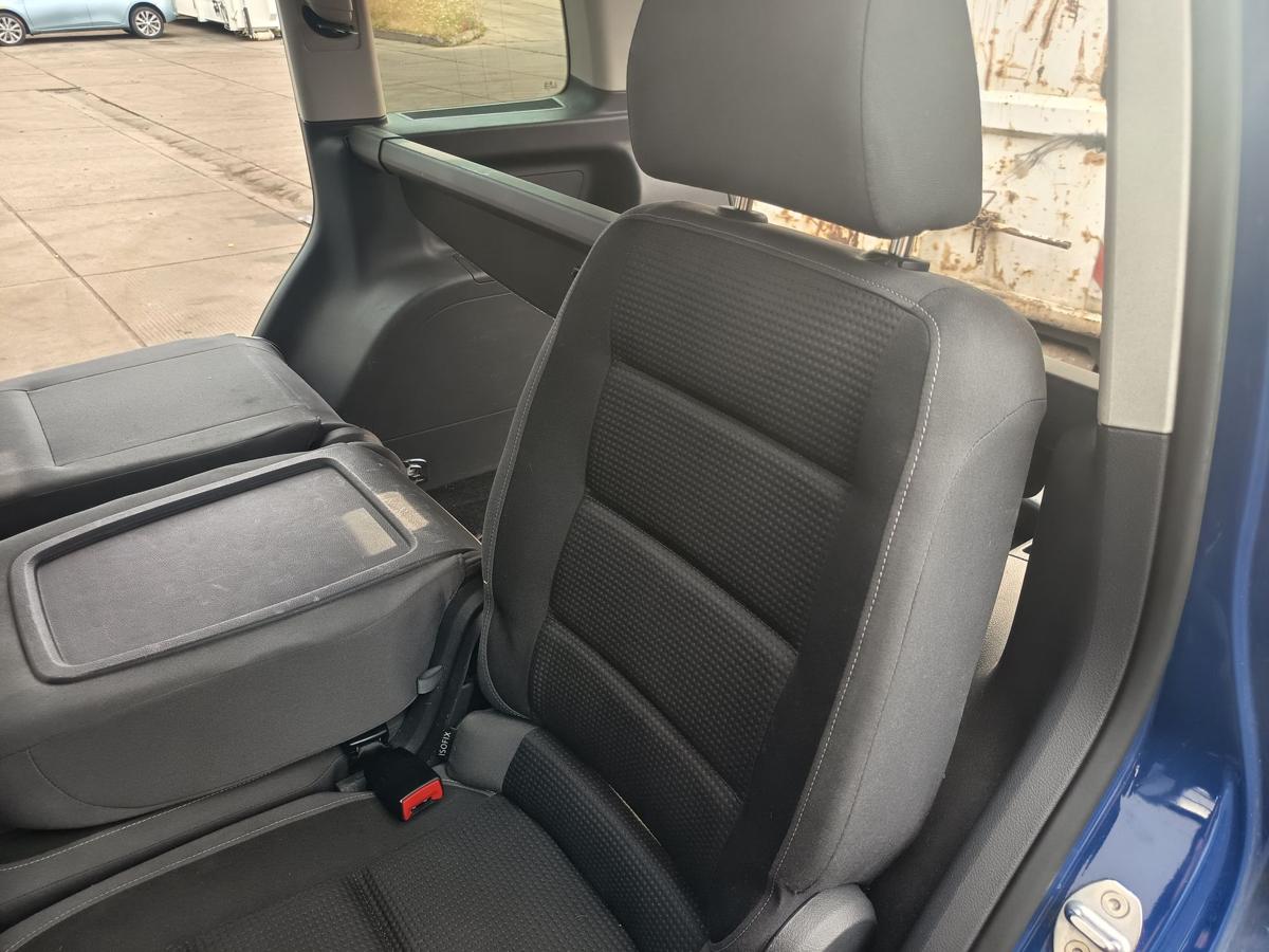 VW Touran GP 1T Einzelsitz hinten links Reihe 2 Stoff schwarz/anthrazit Bj 2009