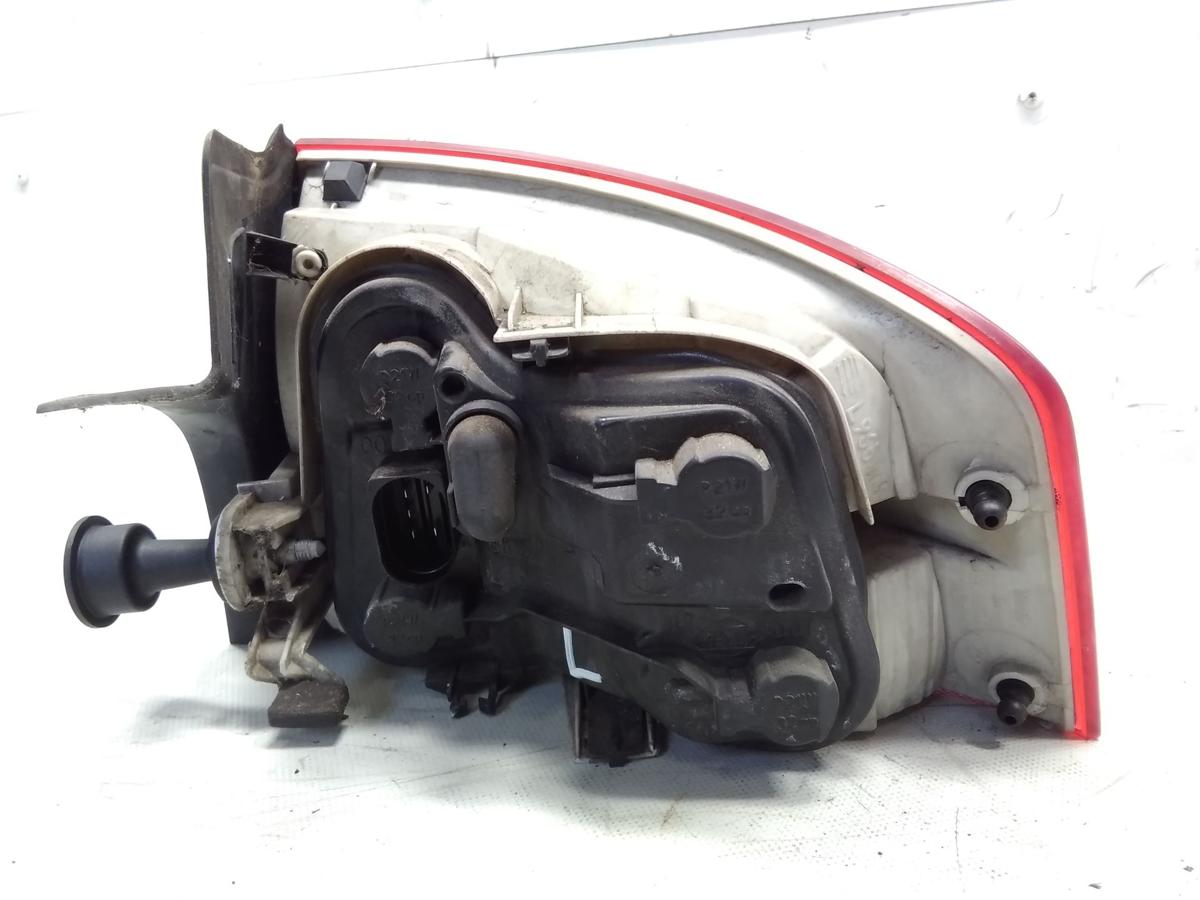 Audi A4 8E B7 Limousine original Rückleuchte Heckleuchte links BJ2005 8E5945095