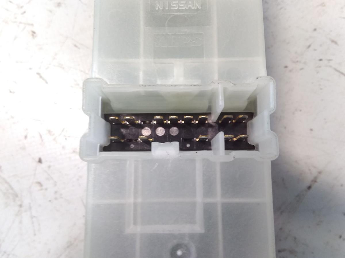 Nissan Qashqai J10 original Schalter elektrische Fensterheber vorn Bj.2011