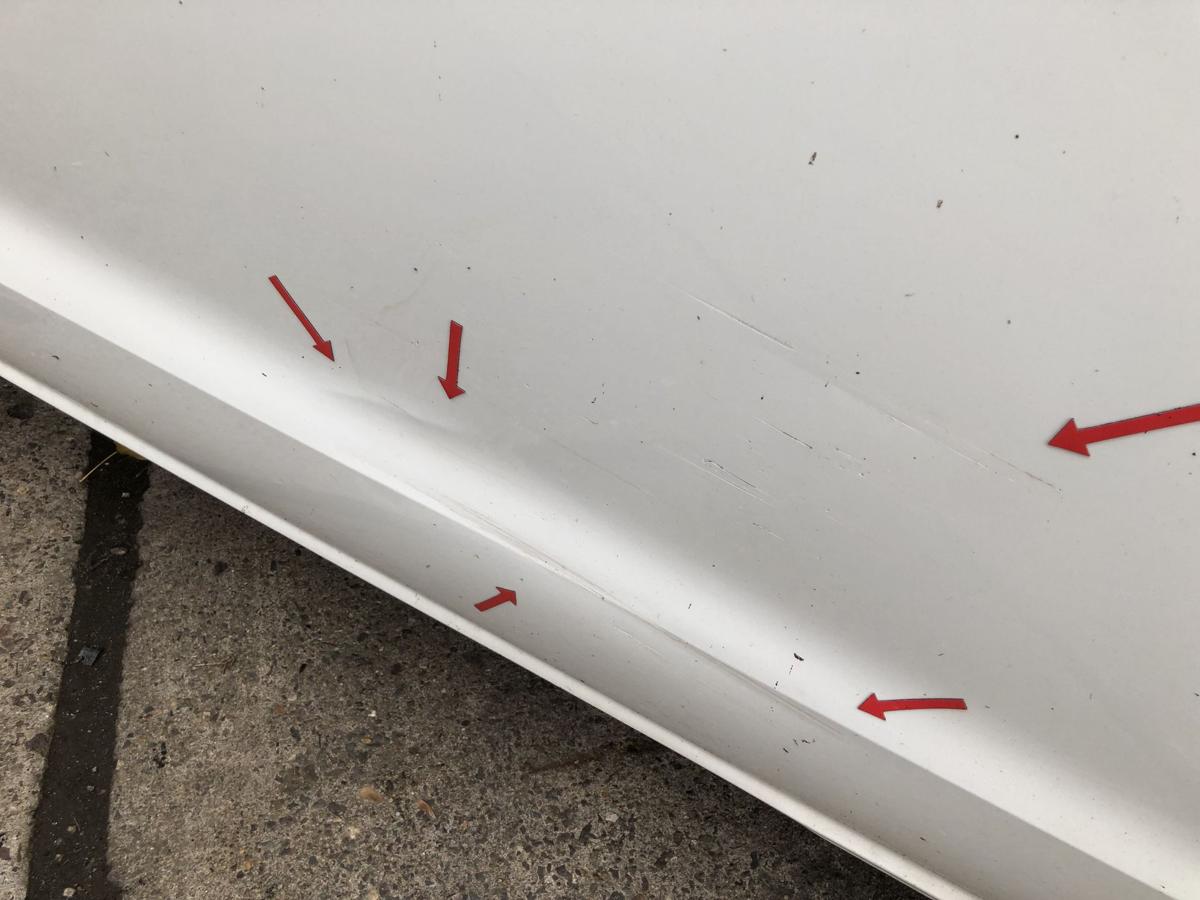 VW Golf Sportsvan AUV ab17 Tür vorn rechts Beifahrertür LC9A beschädigt