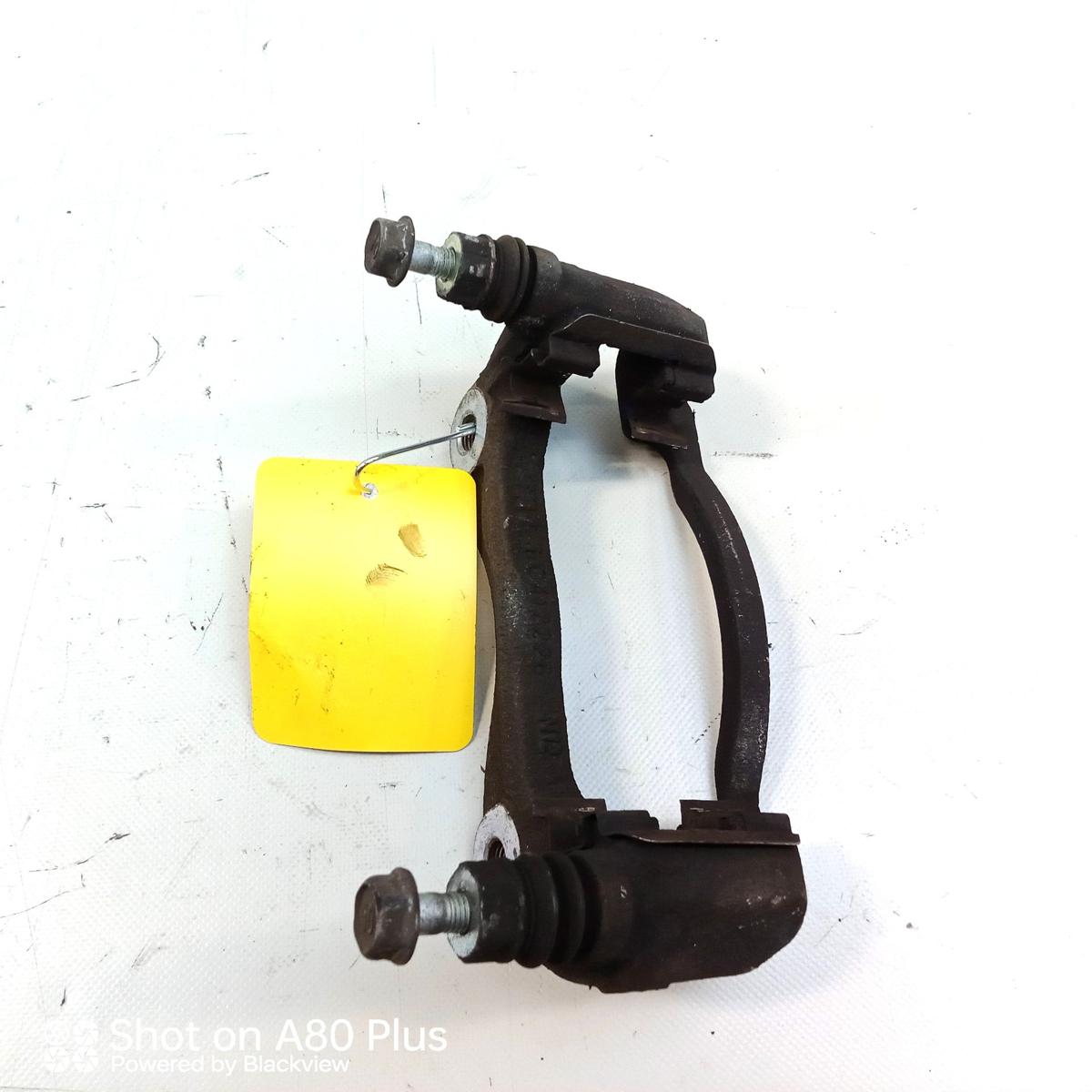 Hyundai i10 III AC3 original Bremssatteltr&auml;ger Vorderachse links Bj.2021