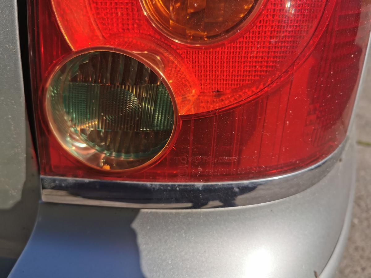 Toyota Avensis T25 Kombi Rückleuchte Schlussleuchte Rücklicht hinten rechts