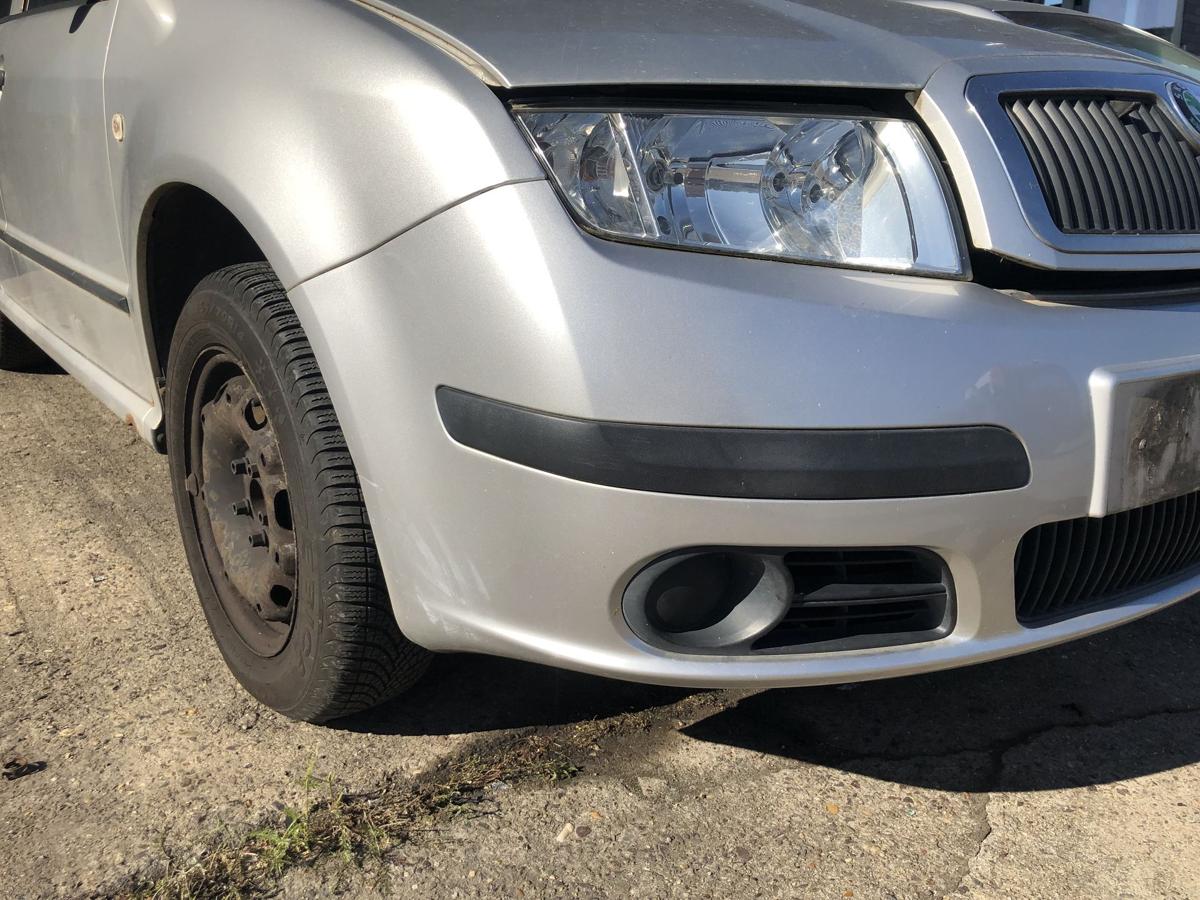 Skoda Fabia 6Y Stoßfänger vorn Frontschürze Facelift ab 2004 LF7T Diamantsilber