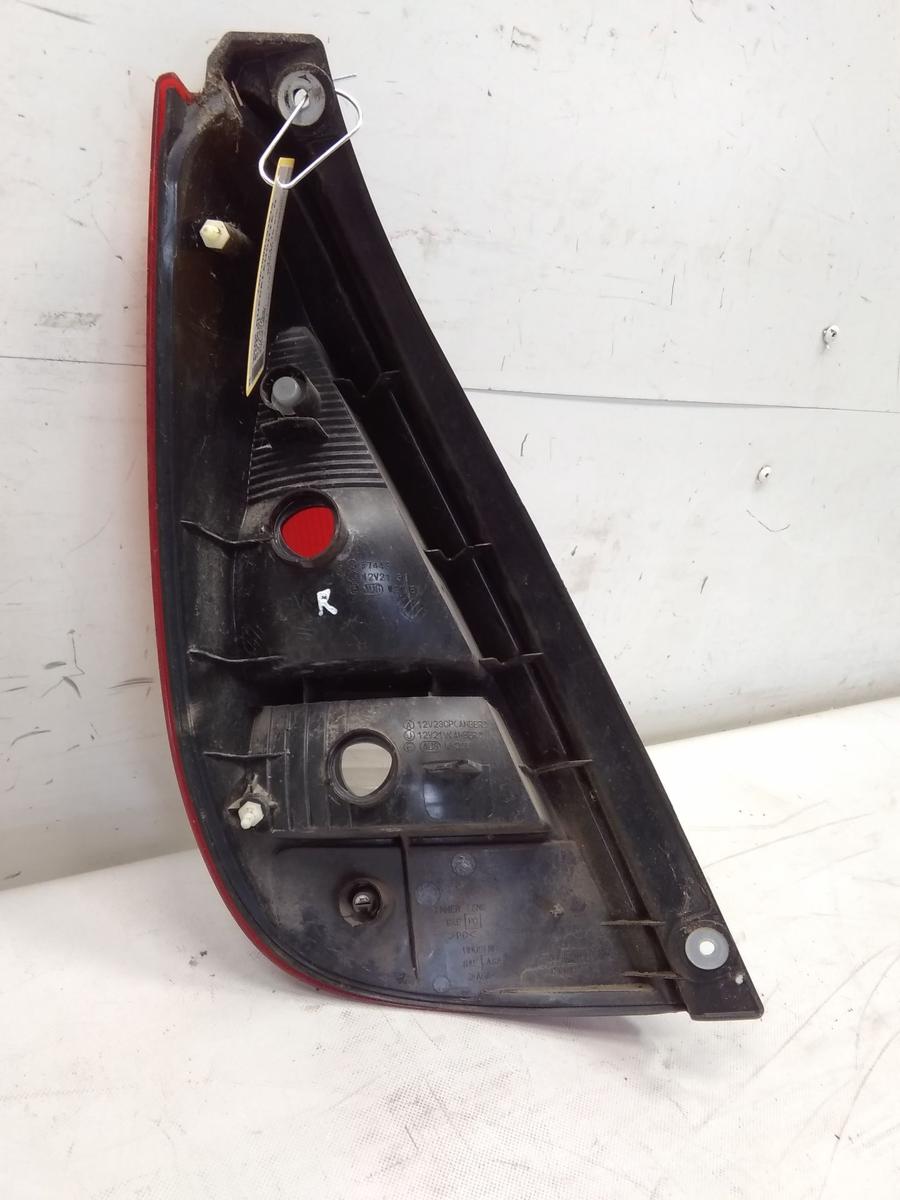 Suzuki Liana Kombi original Rückleuchte Schlussleuchte rechts 5-türig BJ2005
