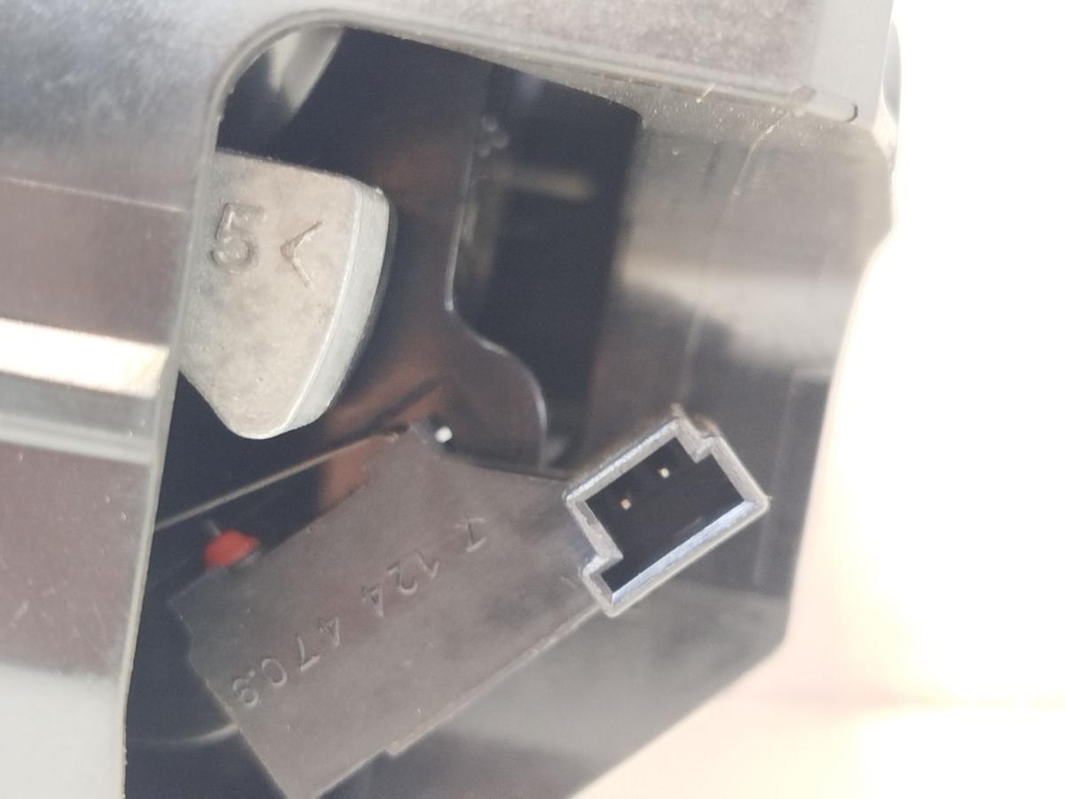 BMW 1er F20 &Ouml;ffner Taster Microschalter Heckklappen&ouml;ffner im BMW Logo