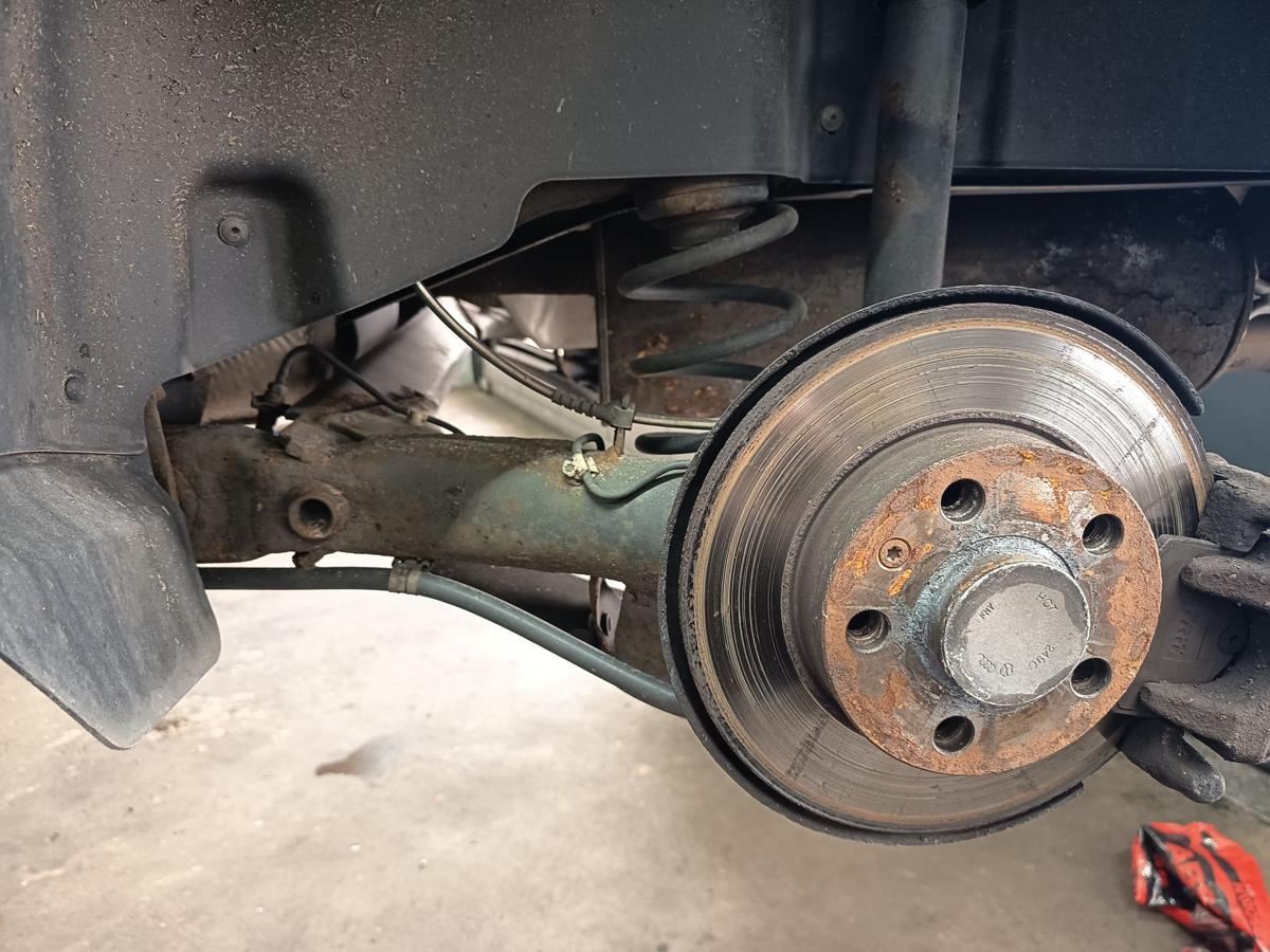 Skoda Rapid 2016 original Hinterachse Scheibe ABS 1.4l 66kW Diesel Bj 2016