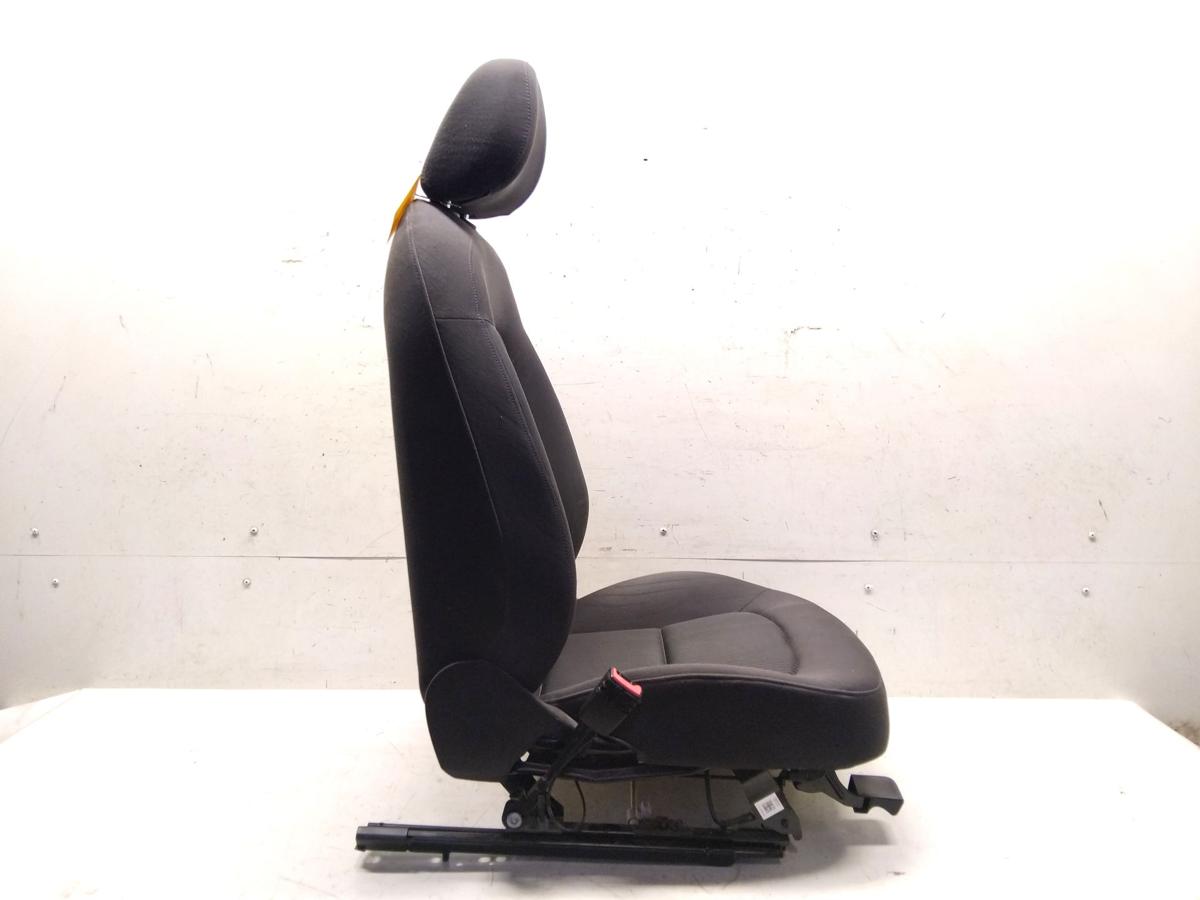 Audi A4 8K B8 Sitz vorn links Fahrersitz beheizt Stoff schwarz Bj.2009