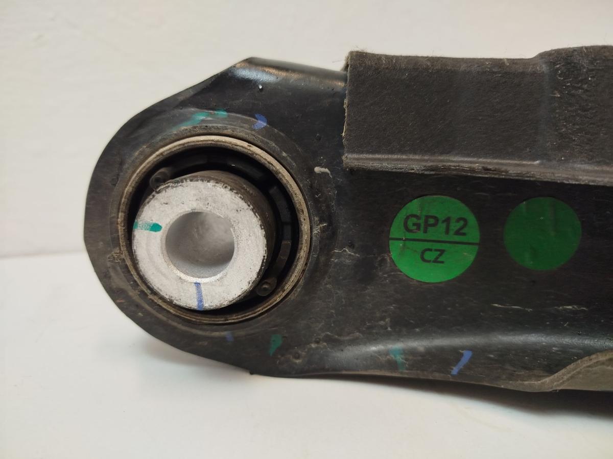 NIO EL6 Elektro SUV Querlenker hinten rechts unten Achslenker Hinterachse