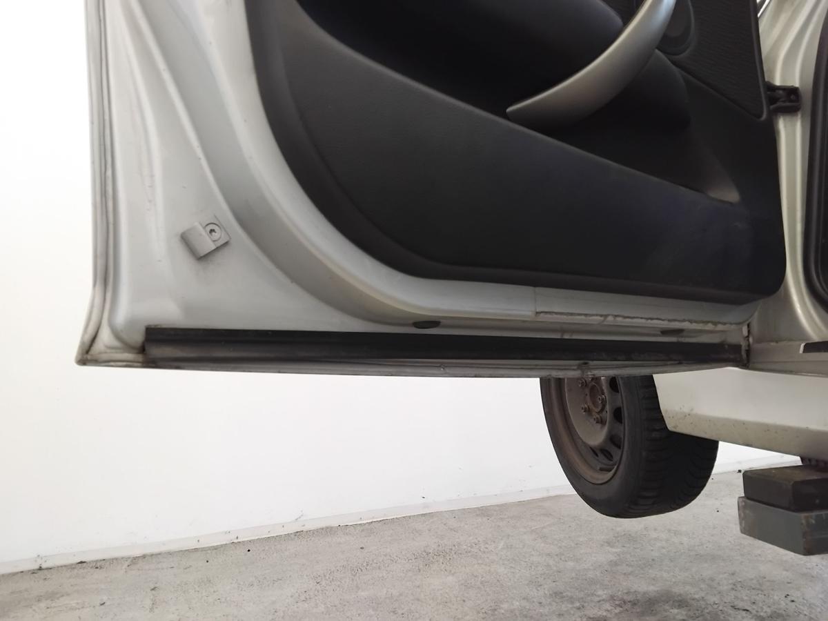 BMW 1er E87 T&uuml;r vorn links Fahrert&uuml;r 354 Titansilbermetallic 5-T&uuml;rer BJ2007