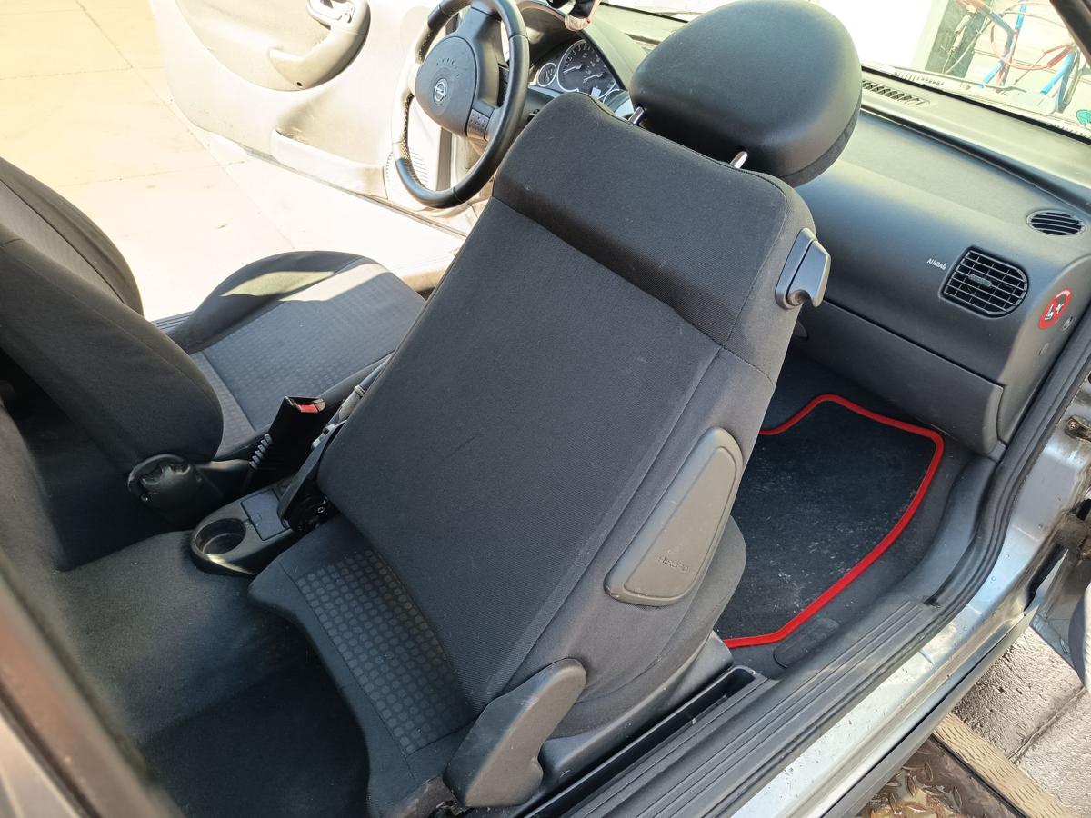 Opel Corsa C original Sitz rechts Beifahrer Stoff anthrazit 3t&uuml;rig Bj 2005