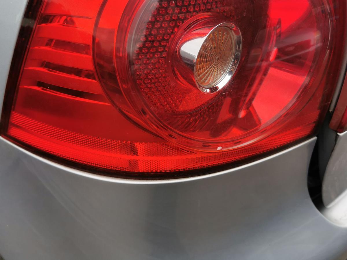VW Golf V 5 Rückleuchte Schlussleuchte Rücklicht hinten aussen links 3 Türer