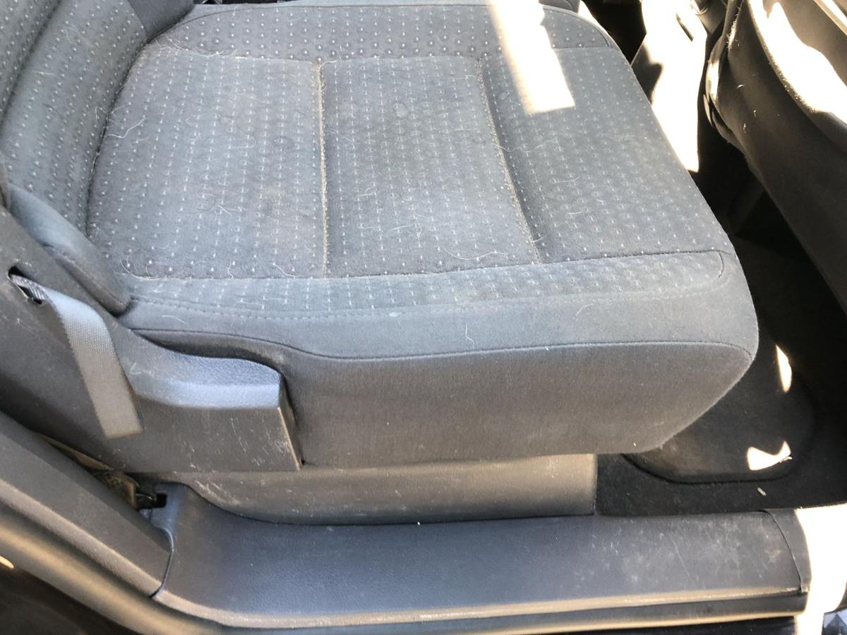VW Touran 1T 1T1 Einzelsitz Sitz hinten rechts R&uuml;cksitz Stoff mit Muster