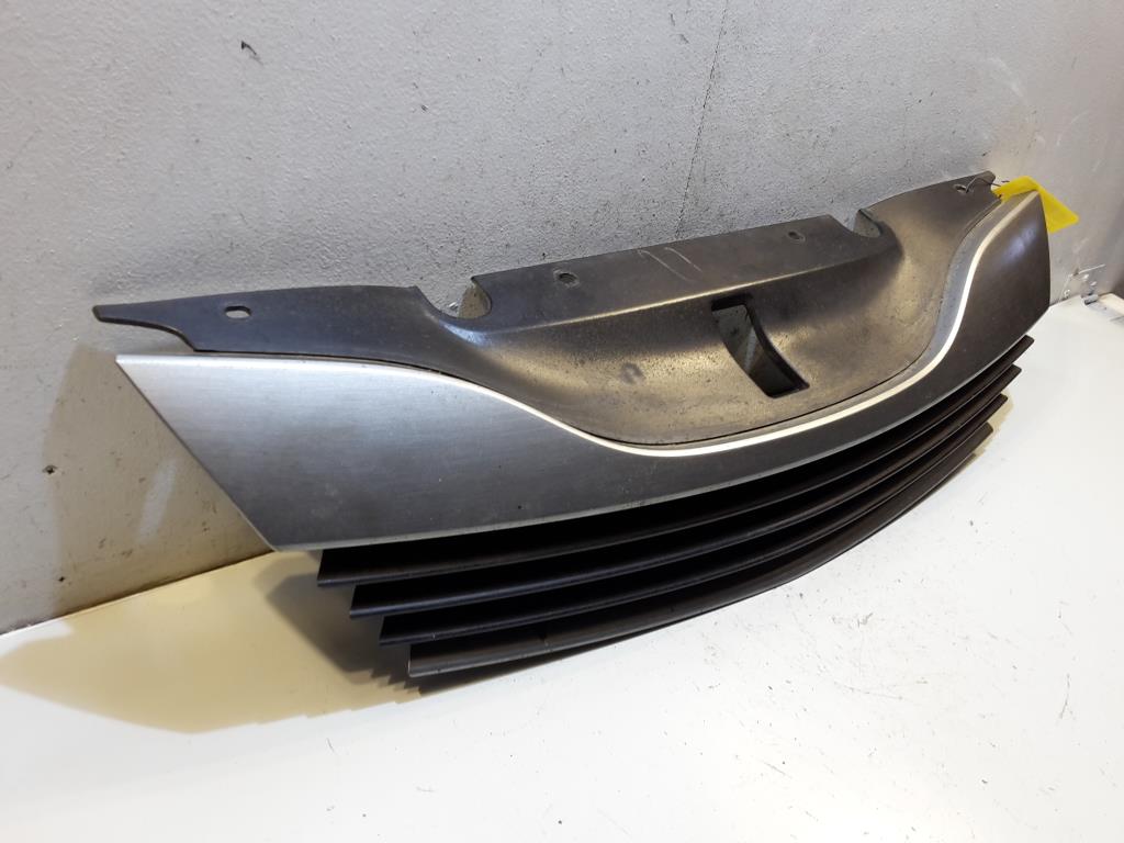 Renault Laguna 2 II BJ 2003 Kühlergrill Grill Frontgrill Silber 8200012581