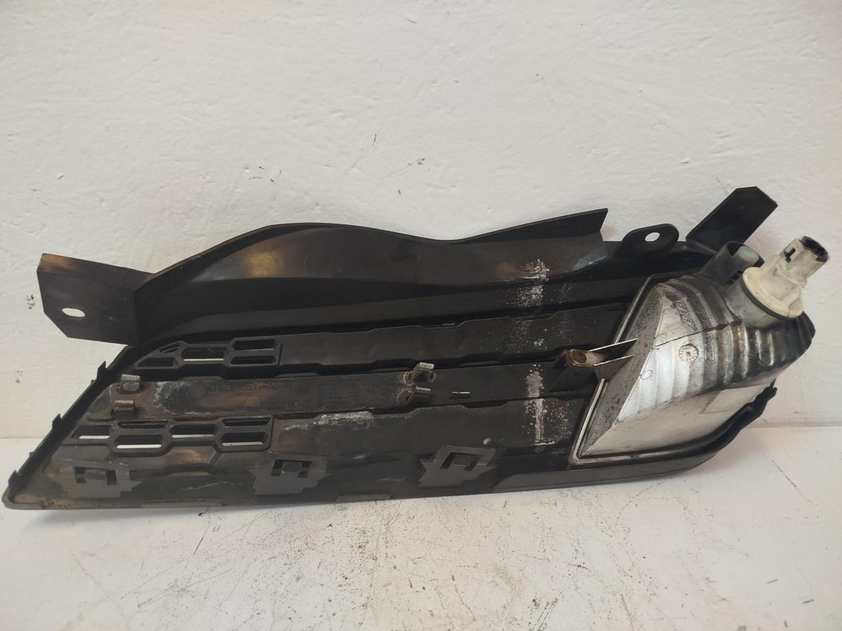 Nissan Micra K12 Kühlergrill Grill Frontgrill vorn rechts mit Blinkleuchte ab 05