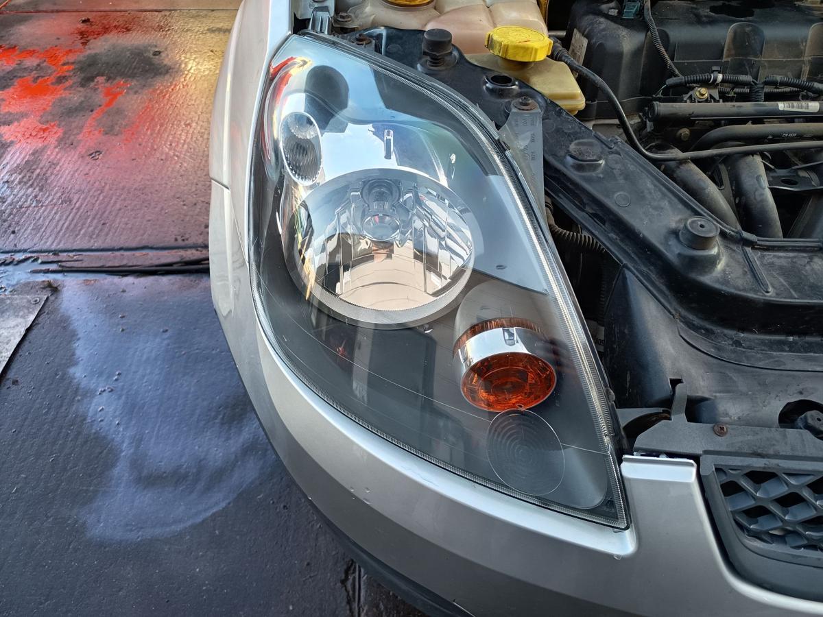 Ford Fiesta VI original Scheinwerfer rechts Halogen Haupt Front Licht Bj 2006