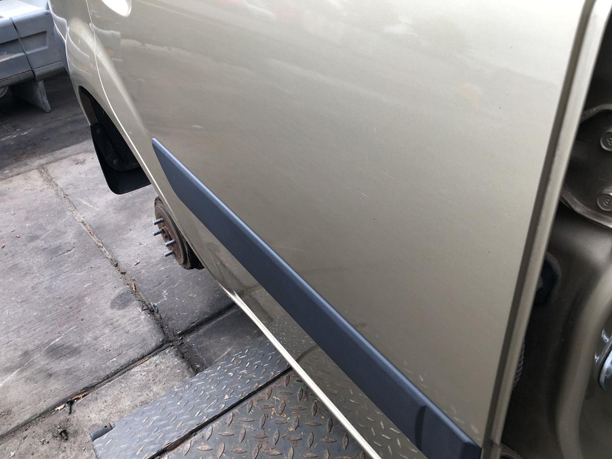 Kia Rio JB Stufenheck original Tür hinten rechts Fond J4 Cashmere beige Bj 2009