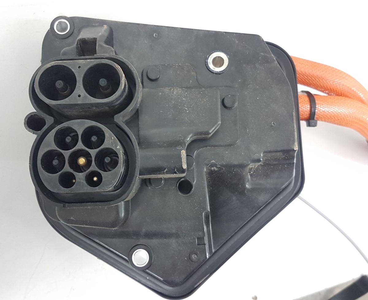 Tesla Model Y Hochvoltleitung Ladekabel Bj2022 1501773-79-B mit Ladedose