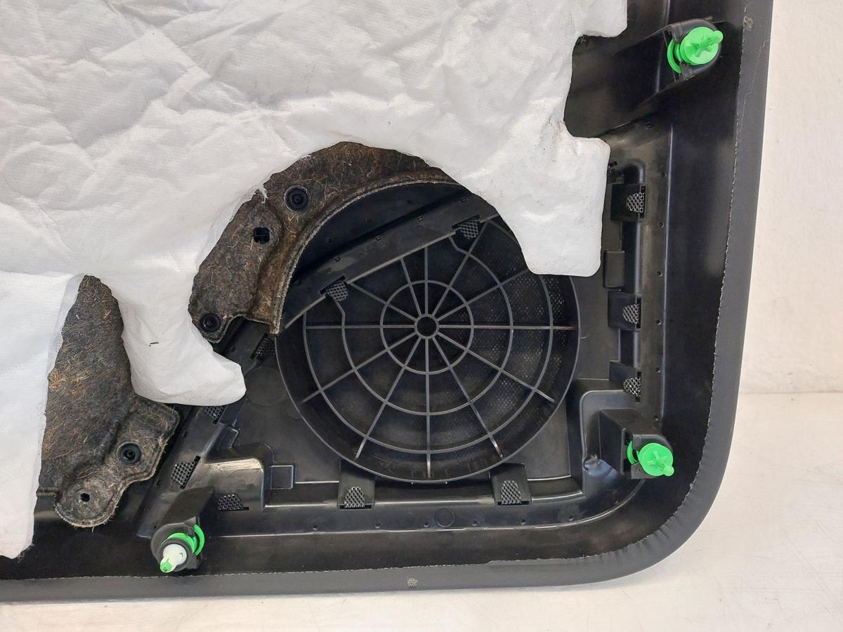 Tesla Model Y Performance Tüververkleidung vorn rechts Alcantara Kunstleder