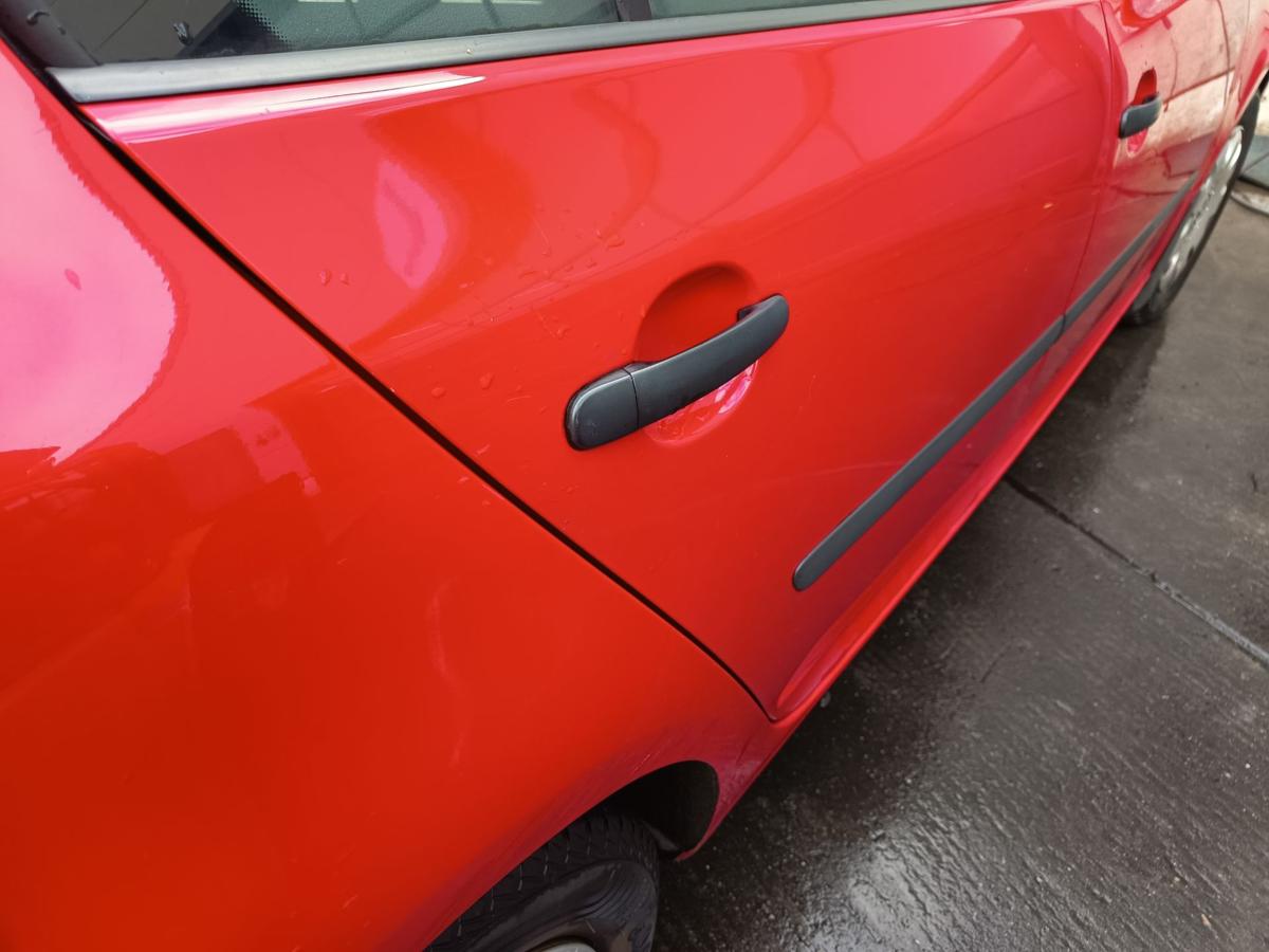 VW Golf V 5 original Tür hinten rechts Beifahrer LY3D Tornadorot Bj 2004 VW Golf V 5 original Tür hinten rechts Beifahrer LY3D Tornadorot Bj 2004