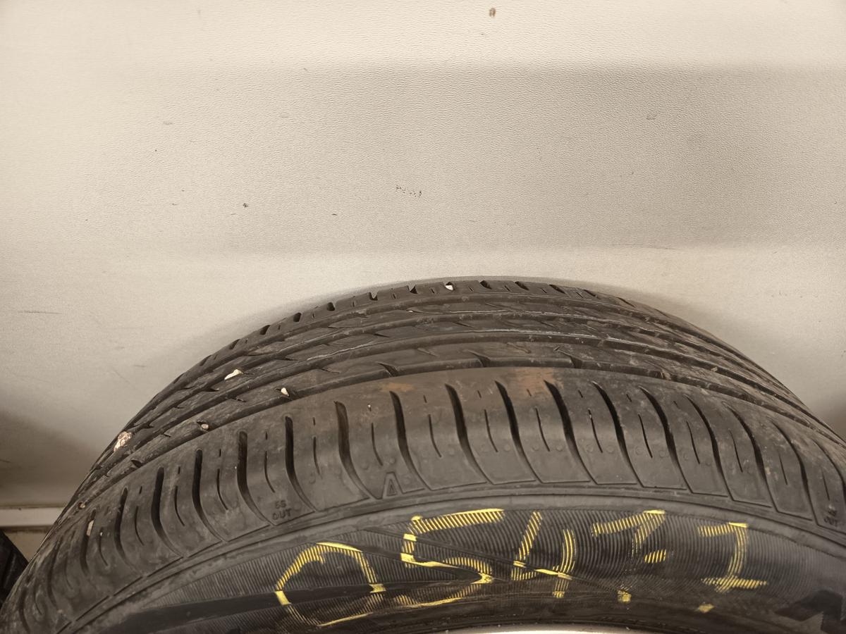 Satz VW Polo Alufelgen 6Q0601023K mit Sommerreifen Nexen 185/60R14 82T DOT 12/24
