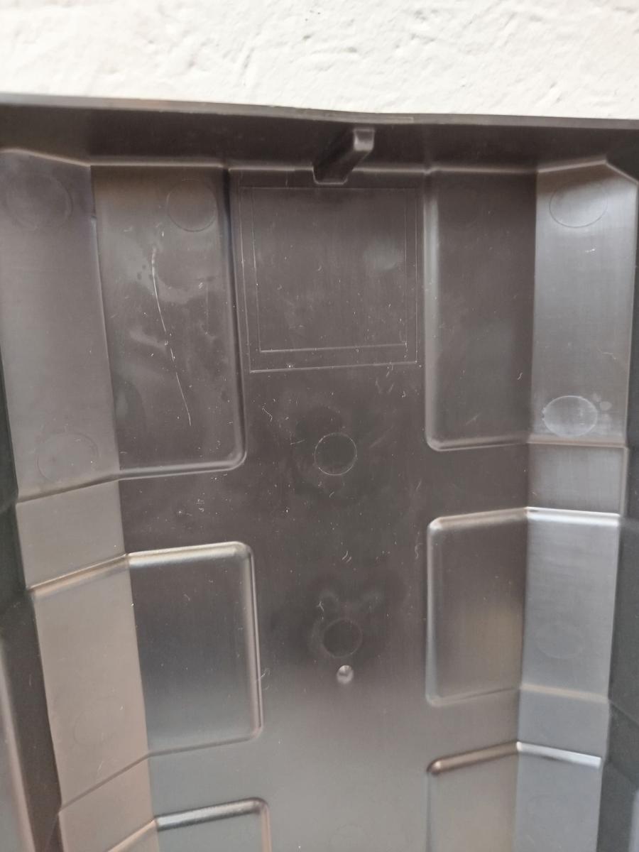 Mitsubishi Eclipse Cross GK0 ab21 Abdeckung Verkleidung Endstufe Audioverst&auml;rker