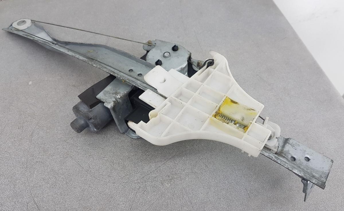 Ford Mondeo Fensterheber hinten rechts 0130821772 Bj2005 Komi