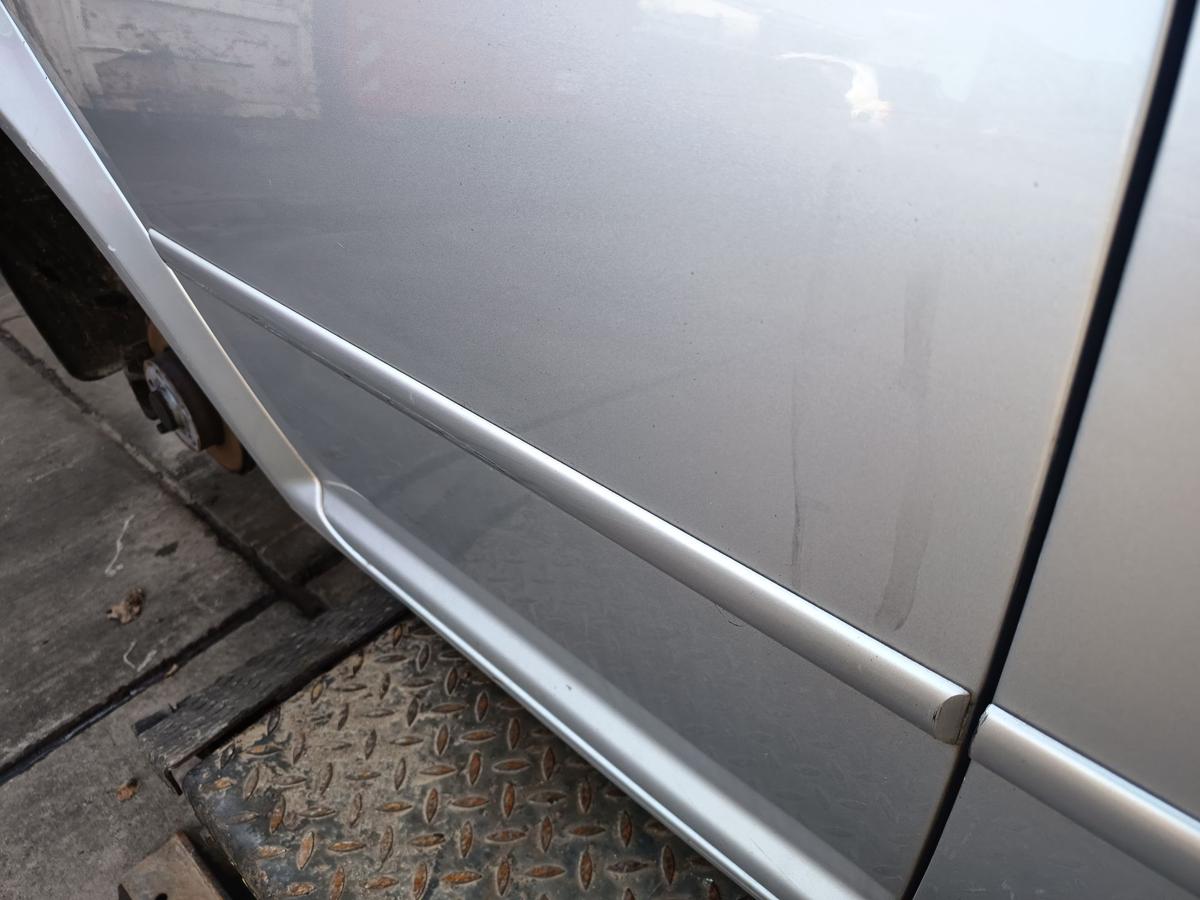 VW Bora 1J original T&uuml;r hinten rechts Fond Limo A7W Reflexsilber Bj 2001