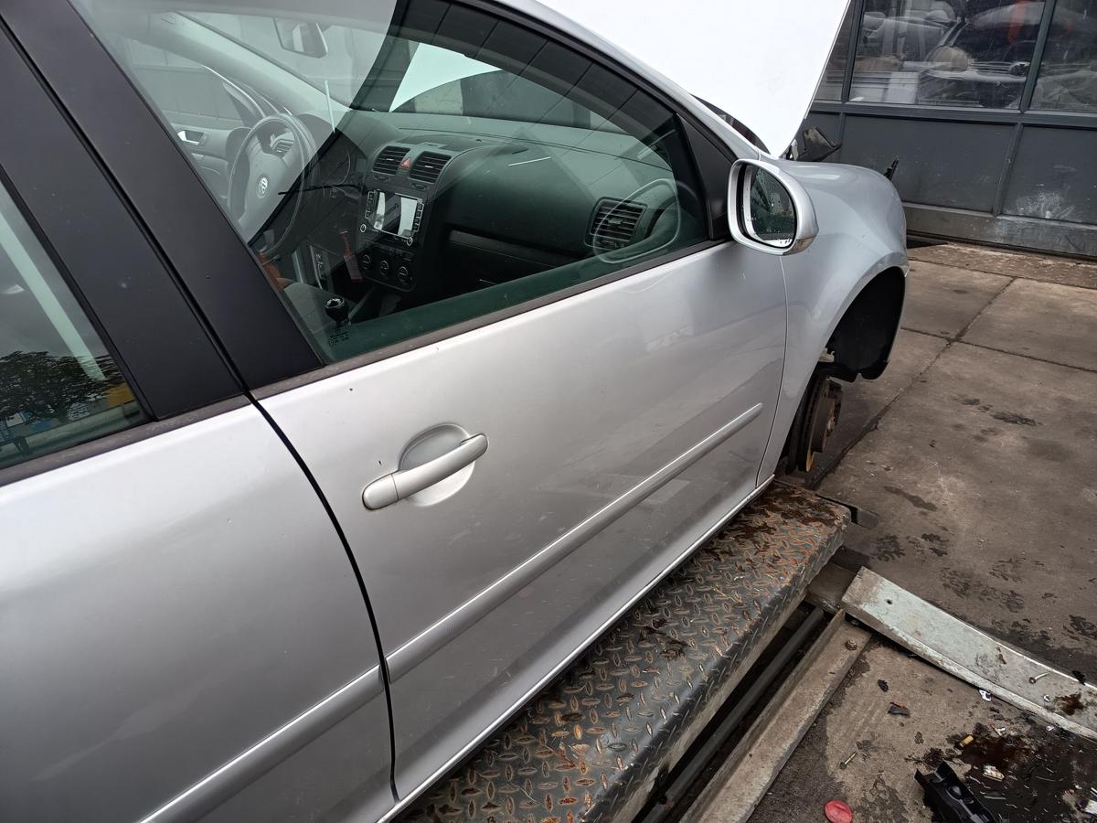 VW Golf V 5 türer original Tür vorn rechts Beifahrer A7W Reflexsilber Bj 2005