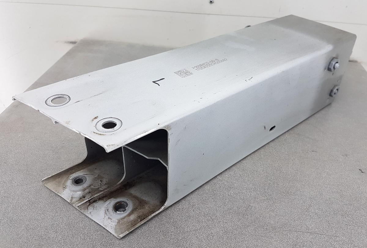 Tesla Model Y Pralld&auml;mpfer vorn rechts Bj22 1608454-00-B L&auml;ngstr&auml;ger vorn rechts
