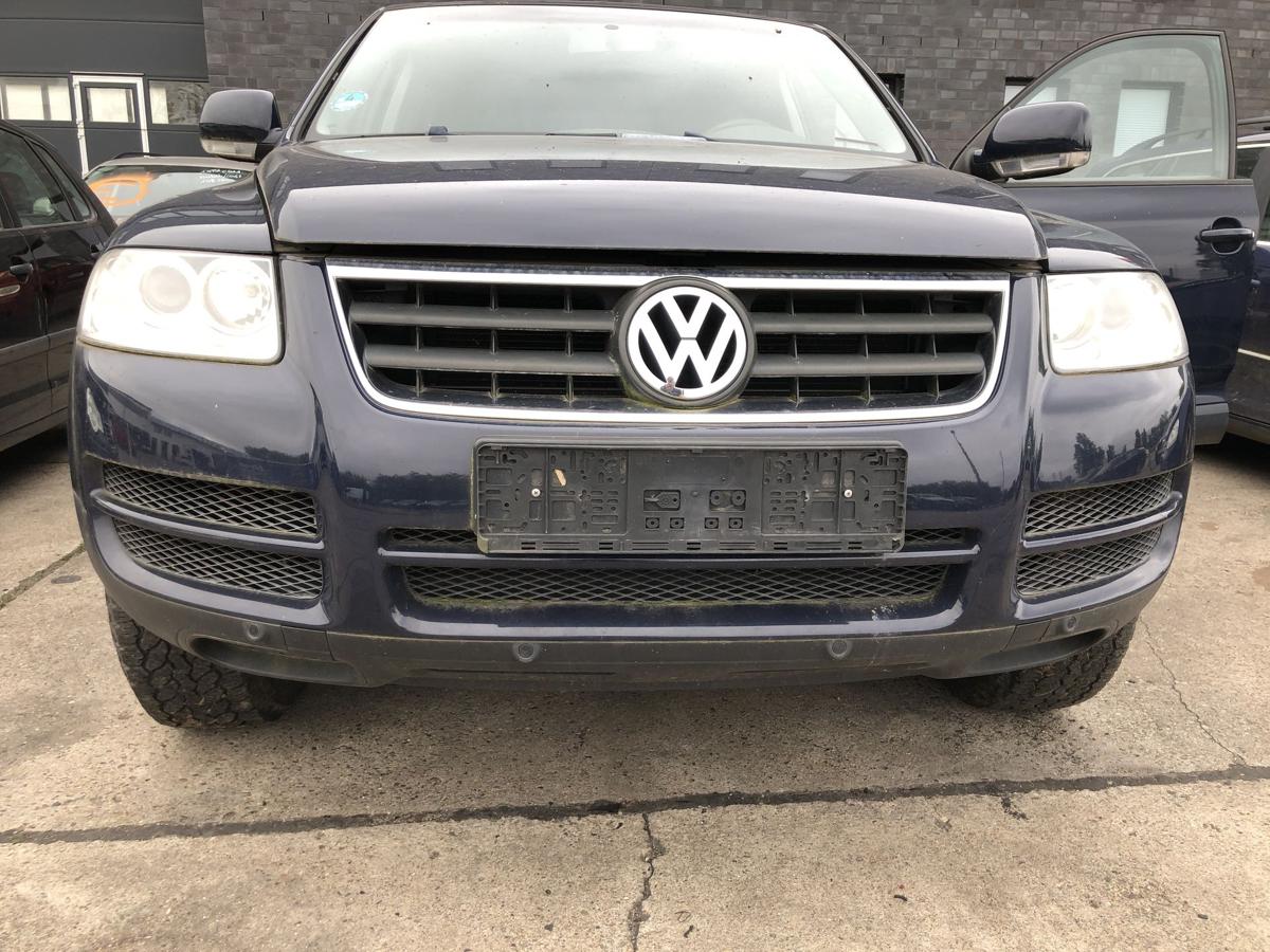 VW Touareg 7L Sto&szlig;f&auml;nger vorn Frontsch&uuml;rze mit PDC K&uuml;hlergrill LA5G Perlblau