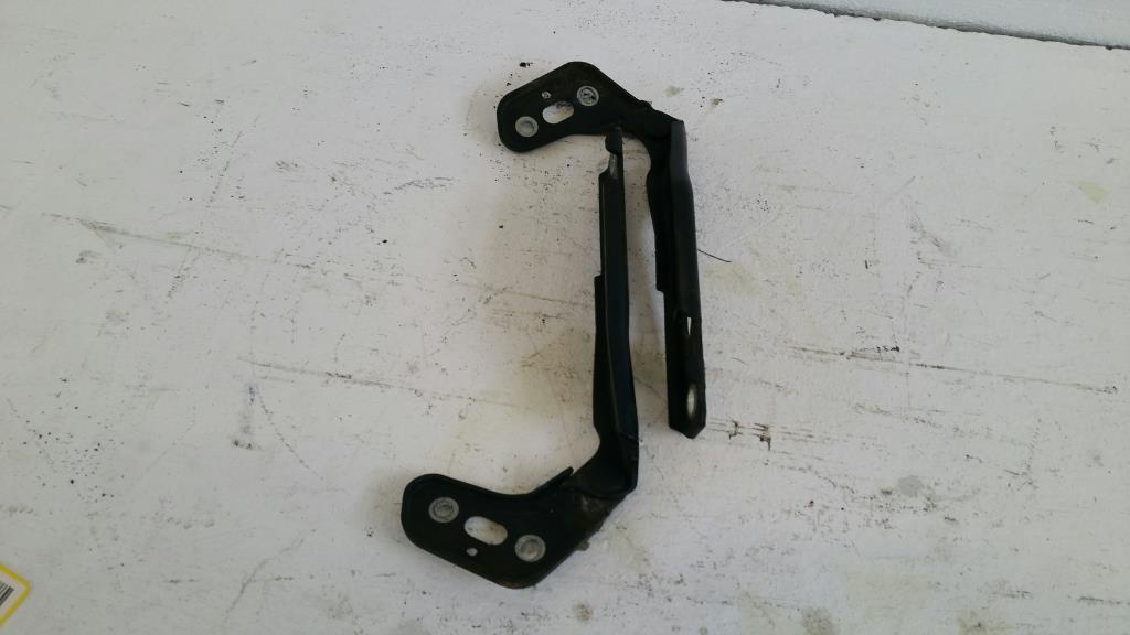 Audi A6 4F Avant Satz original Motorhaubenscharniere Scharniere 4F0823301