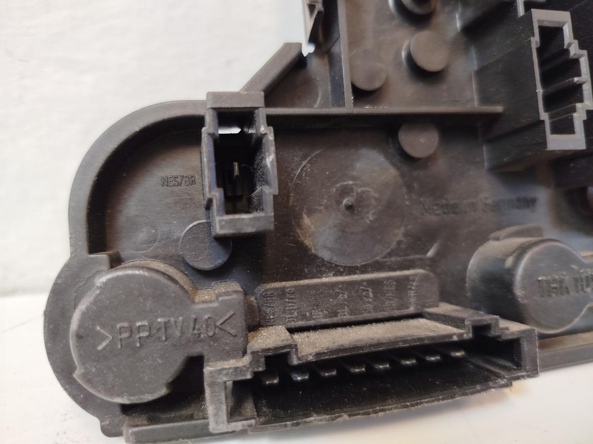 VW Golf III Cabrio 1EX Lampentr&auml;ger Lampenfassung hinten links OE